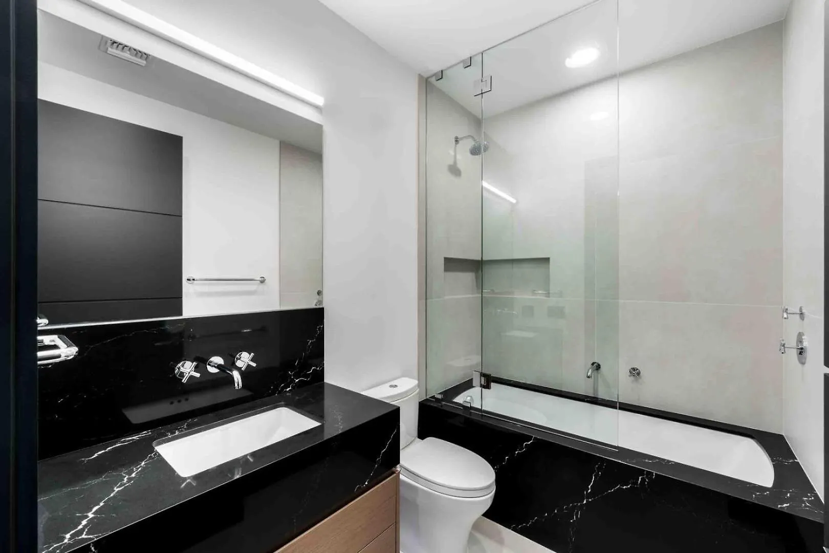 Aqua Fourth Floor Residence George Town