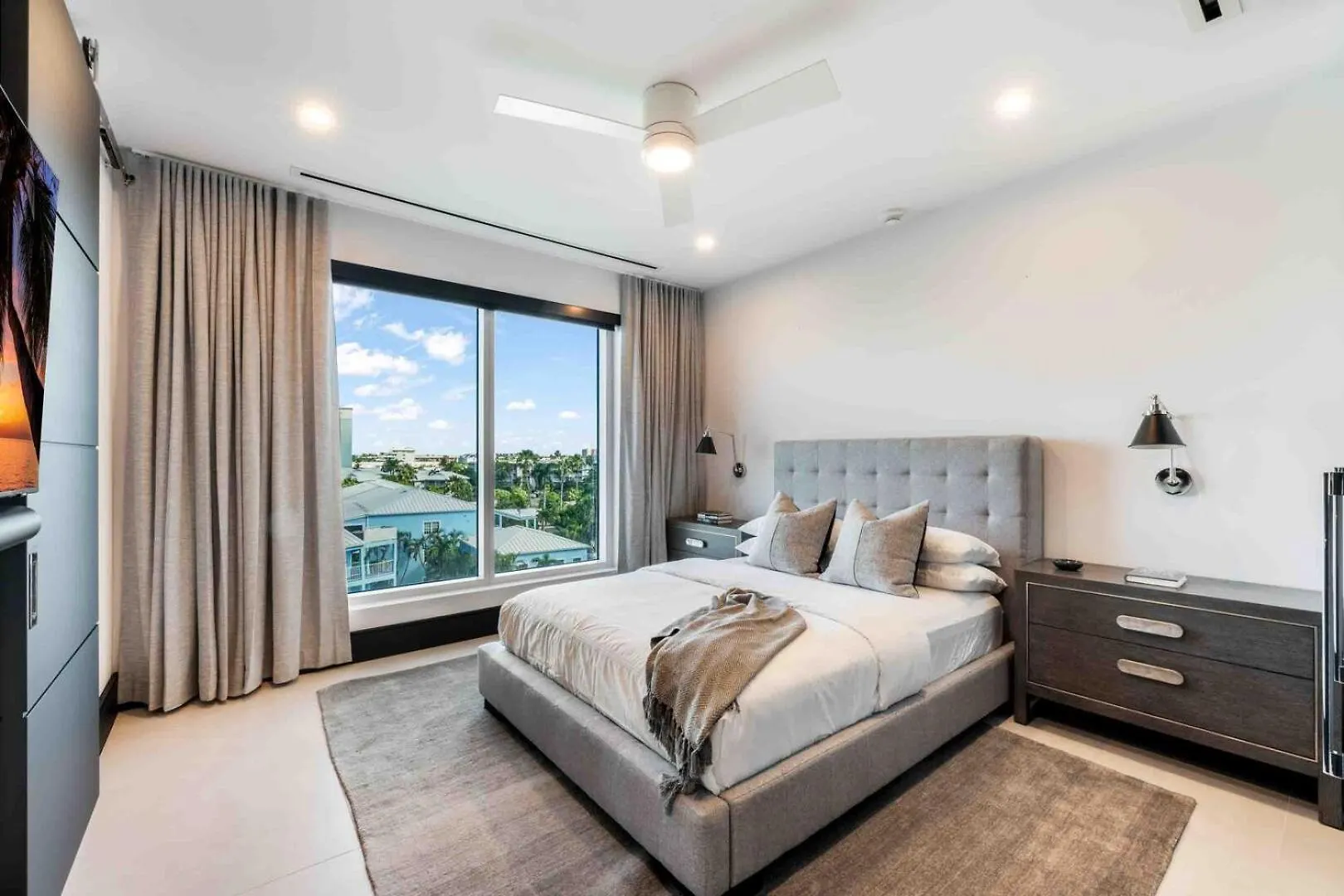 Aqua Fourth Floor Residence George Town